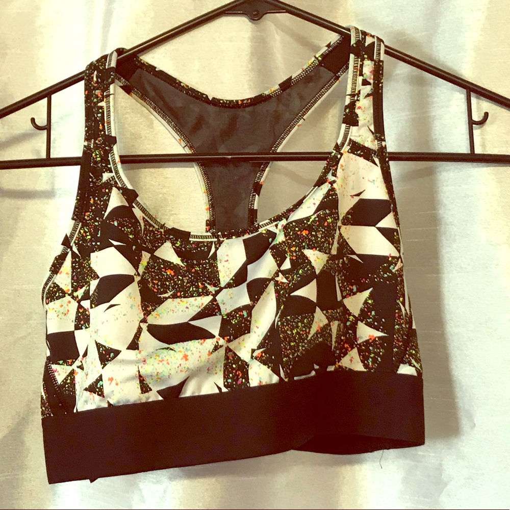 Victoria’s Secret lightweight racerback sports bra